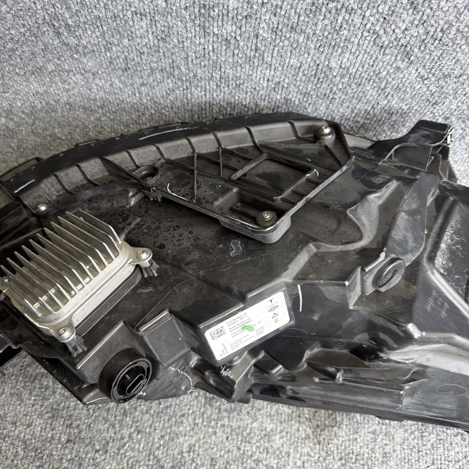 2021-2023 TESLA MODEL 3 Y LEFT HEADLIGHT PROJECTOR MATRIX 2ND GEN 1514952-00-C