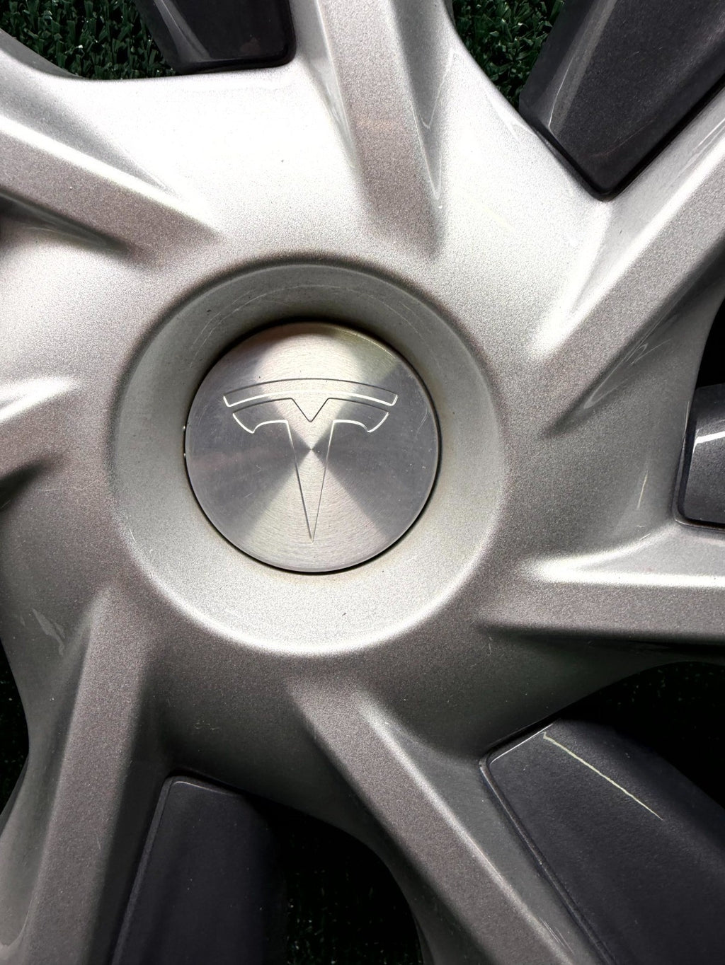 ♦️20-24 TESLA MODEL Y 19" GEMINI WHEEL RIM HUBCAP COVER OEM, 1044235-00-B