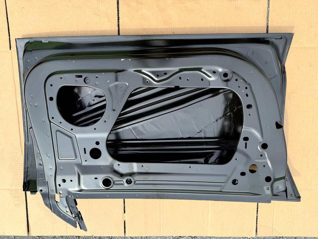 2017 - 2023 TESLA MODEL 3 FRONT LEFT DRIVER SIDE DOOR SHELL OEM, 1081421-E0-C