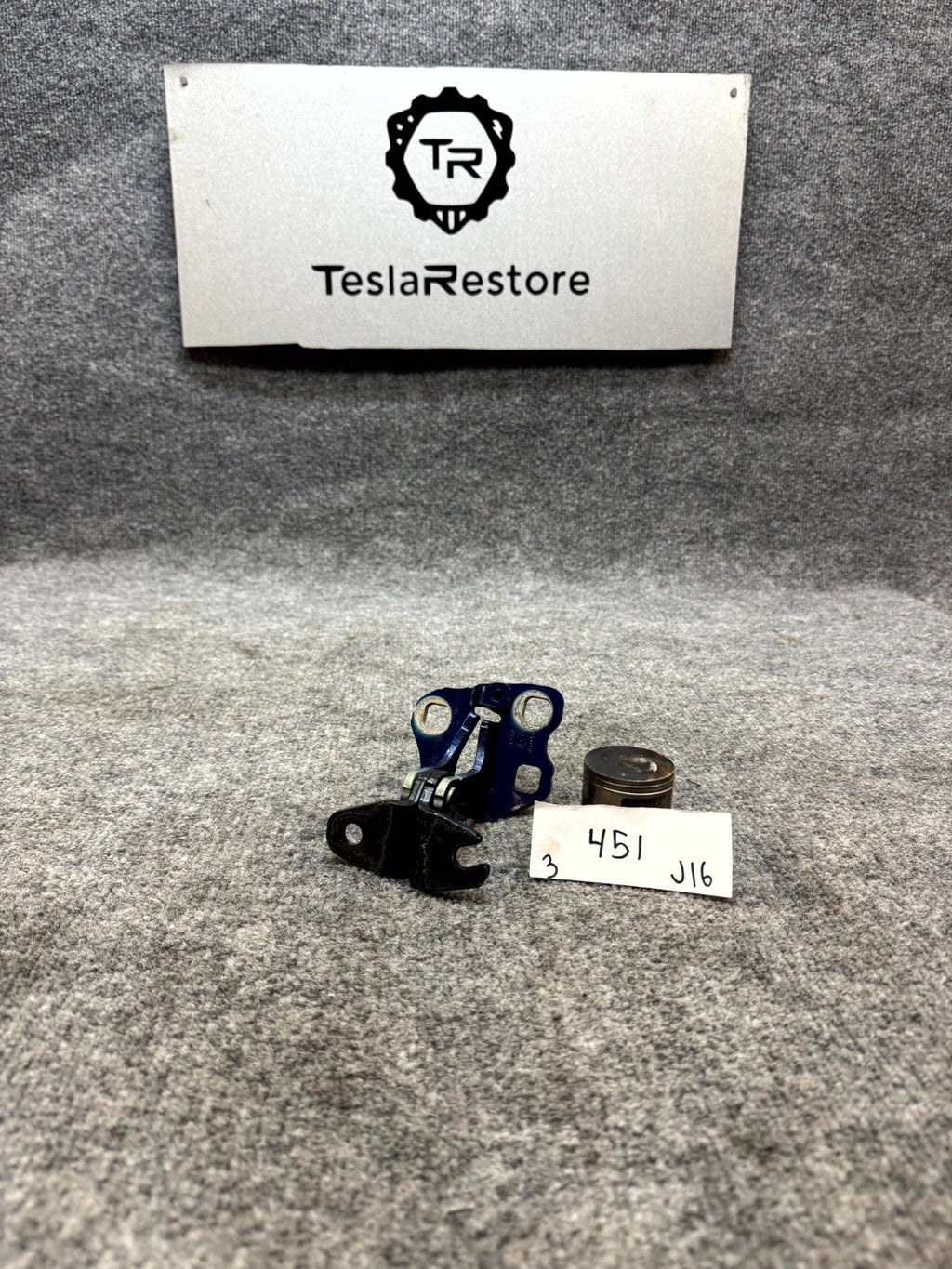 2017 - 2023 TESLA MODEL 3 FRONT LEFT / RIGHT SIDE UPPER DOOR HINGE OEM