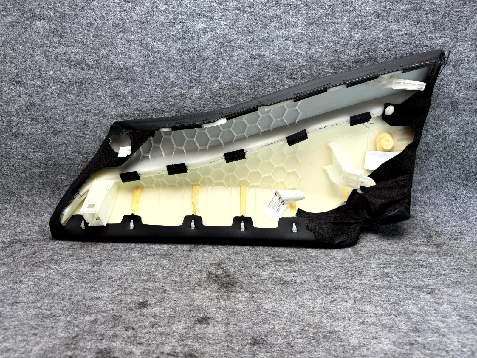♦️2017-2023 TESLA MODEL 3 REAR RIGHT SEAT BOLSTER TRIM CUSHION OEM, 1096031-01-J