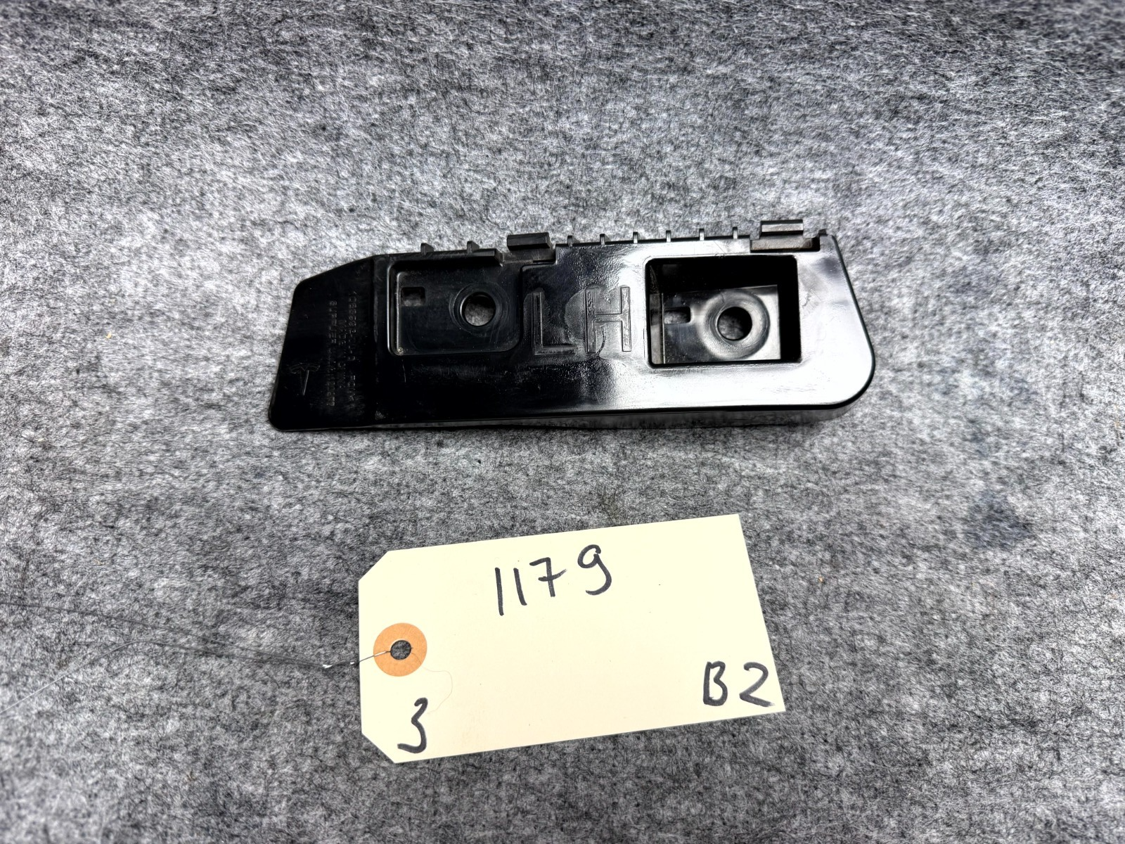 ♦️2017-2023 TESLA MODEL 3 REAR LEFT SIDE TAILLAMP BUMPER BRACKET OEM, 108399200D