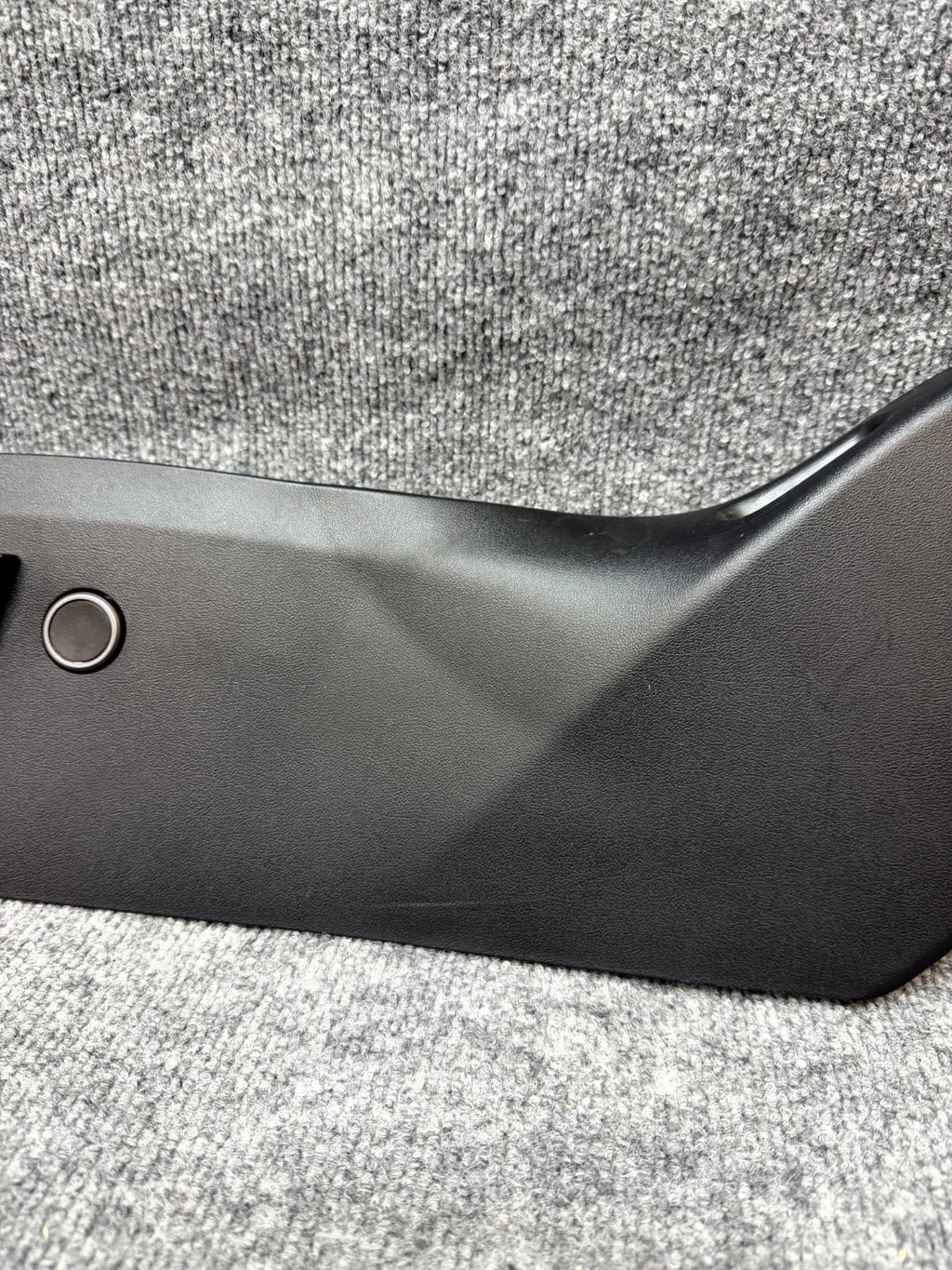 2020-2024 TESLA MODEL Y FRONT LEFT SEAT TRIM W/ CONTROL SWITCHES OEM, 163833200C