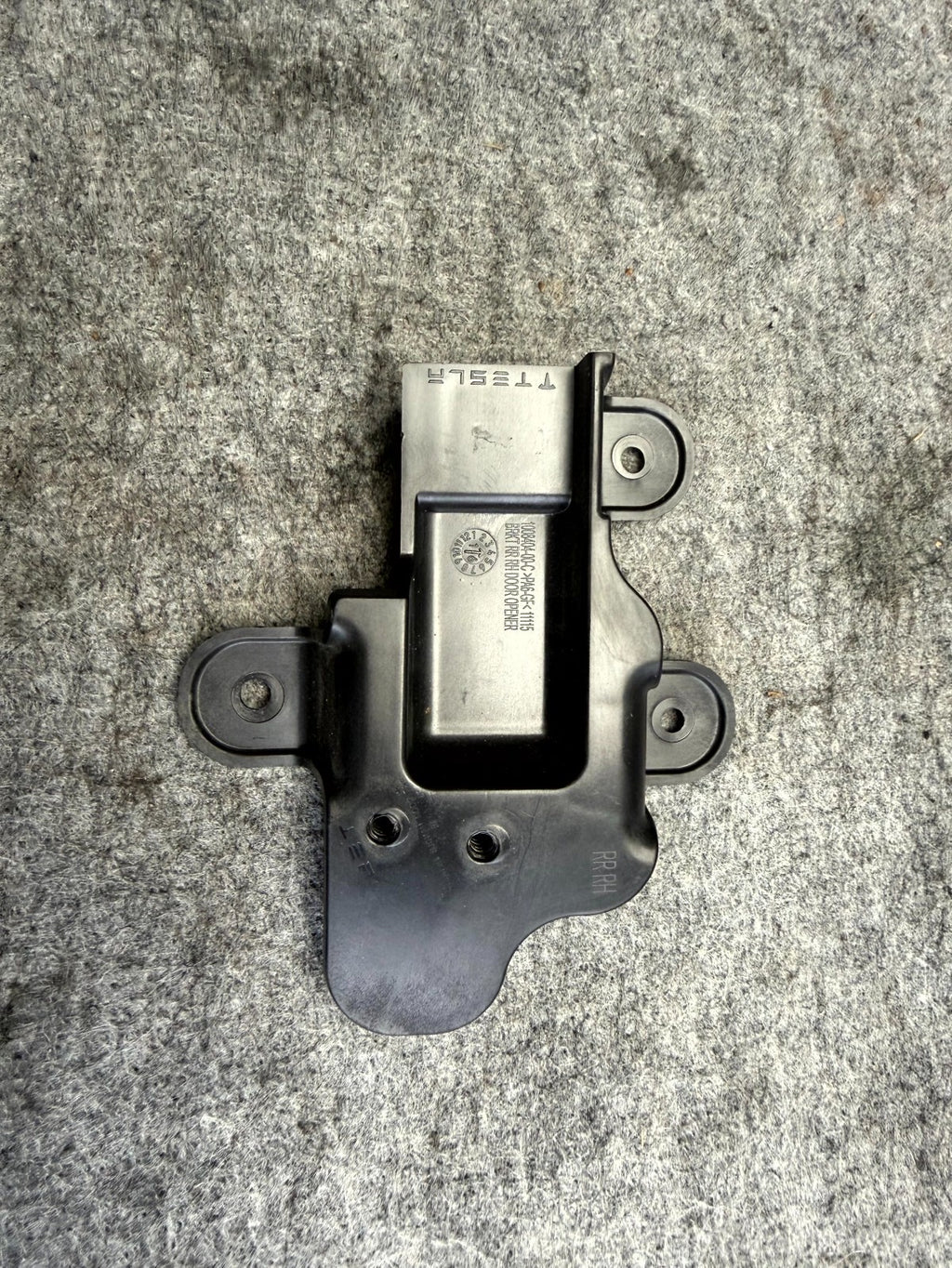 ♦️2012 - 2020 TESLA MODEL S REAR RIGHT SIDE DOOR OPENER MOUNT OEM, 1008404-00-C