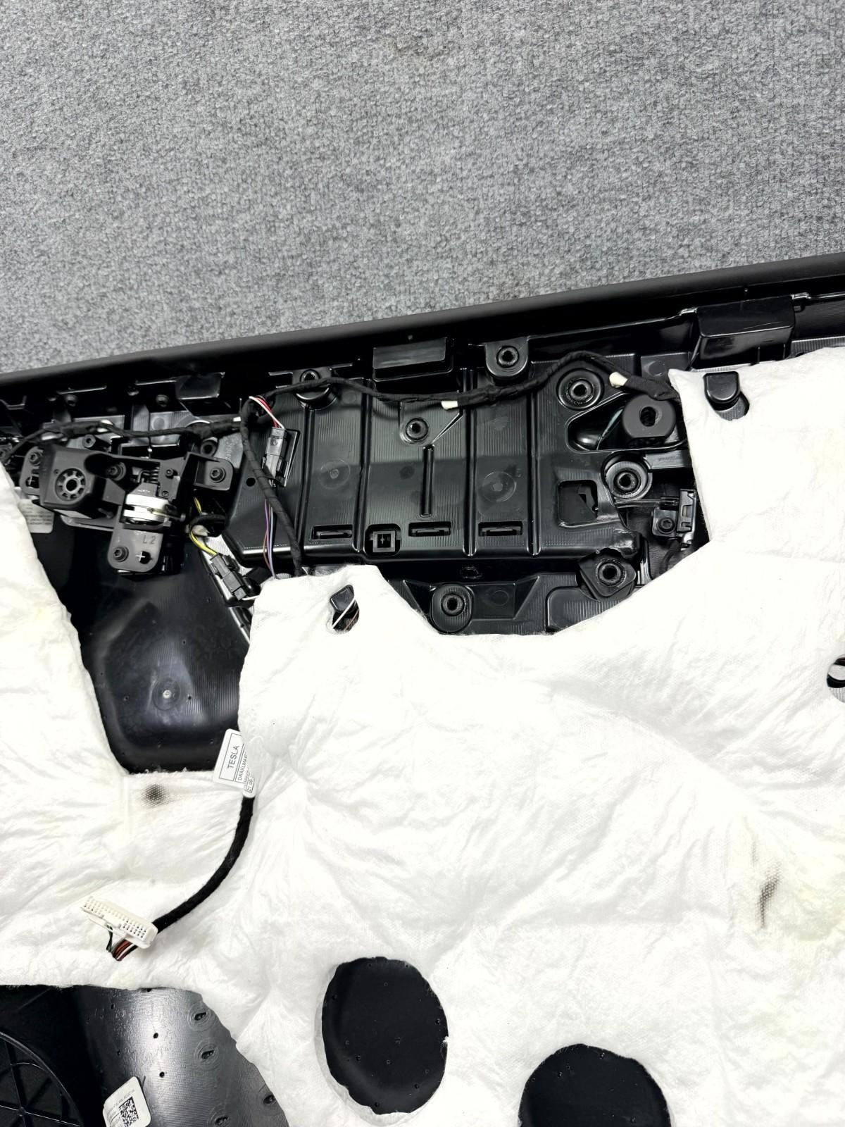 2016-2020 Tesla Model X Front Left Side Interior Door Panel OEM, 1055327-21-M