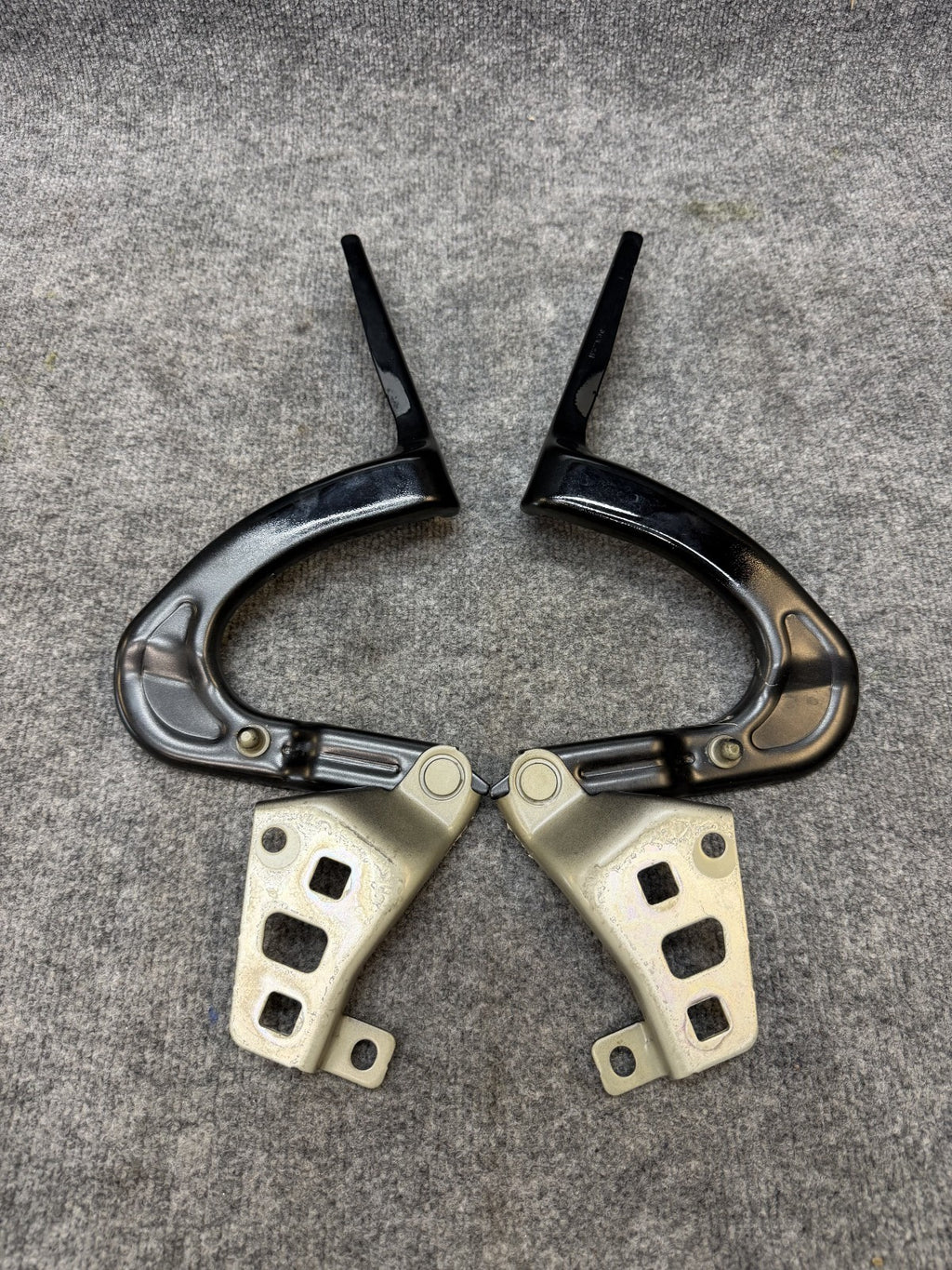 2020-2024 TESLA MODEL Y FRONT RIGHT & LEFT SIDE HOOD HINGE SET OEM, 1496268-00-C