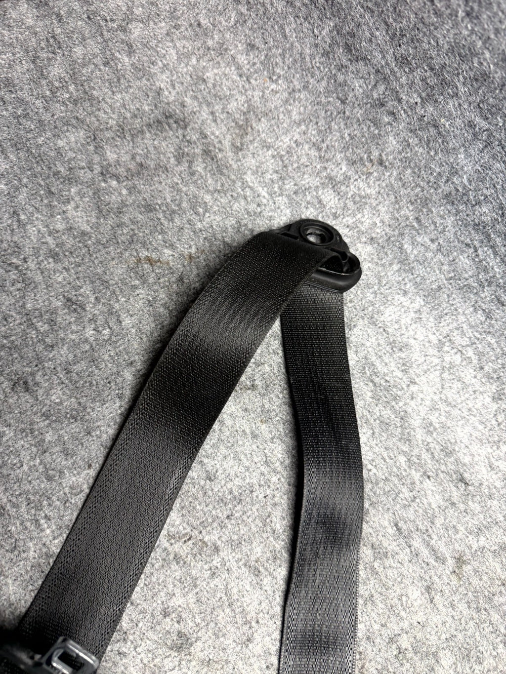 ♦️2012 - 2020 TESLA MODEL S REAR LEFT SEAT BELT WITH RETRACTOR OEM, 1023136-00-C