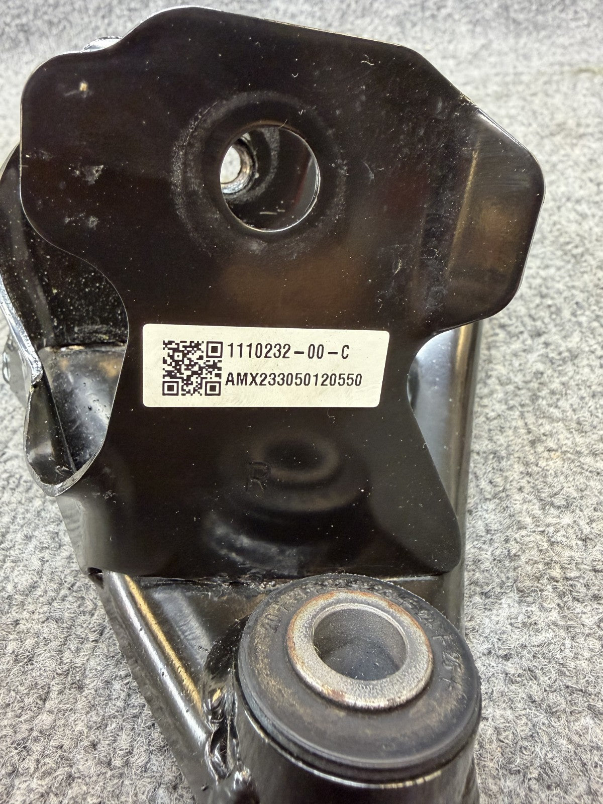 20-24 TESLA MODEL Y FRONT RIGHT DRIVE UNIT MOUNT SUPPORT BRACKET OEM, 111023200C