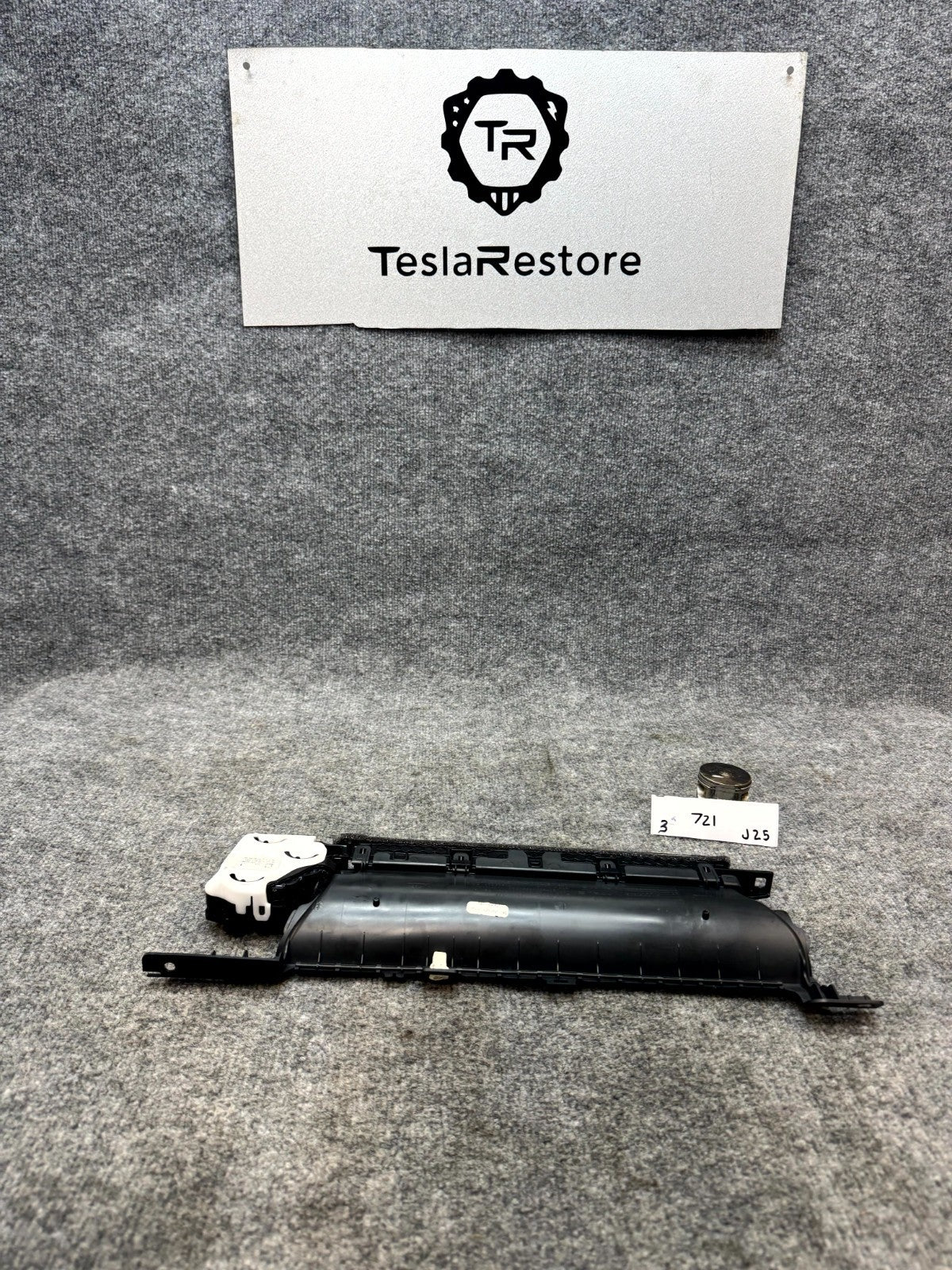 2017-2023 TESLA MODEL 3 RIGHT FRONT DASH AIR VENT GRILLE TRIM OEM, 1135554-00-A