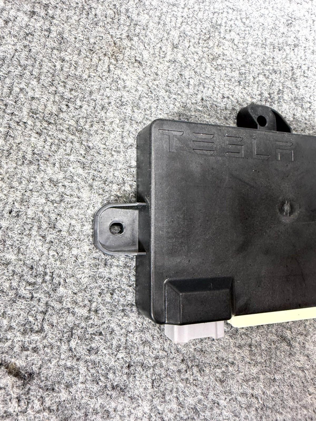 2016-2020 Tesla Model X Rear Left Falcon Door Control Module OEM, 1045490-00-H