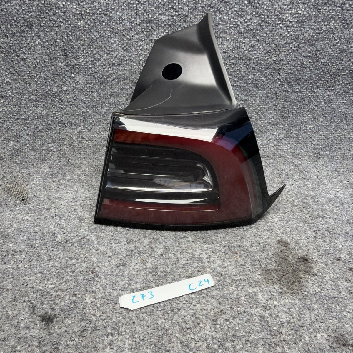2017-2023 Tesla Model 3 Model Y RIGHT RH Tail Light 1077398-00 3-pins plug OEM
