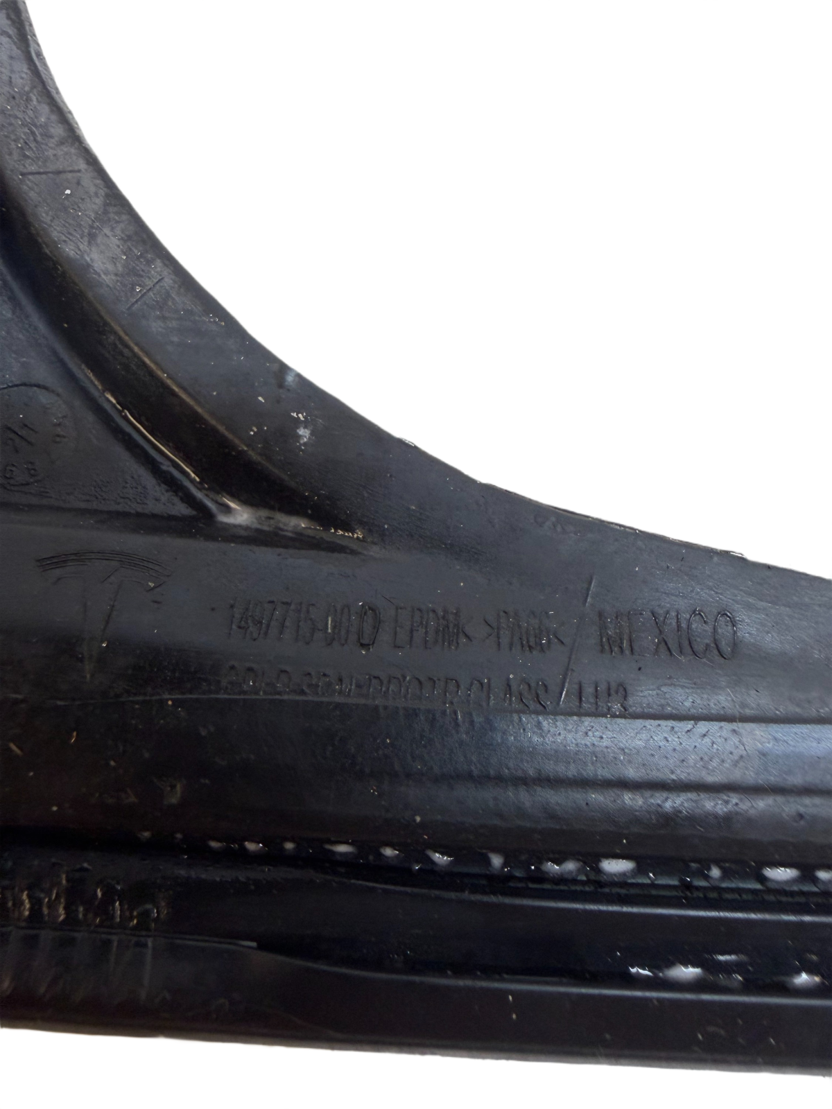 2020 - 2024 TESLA MODEL Y REAR LEFT SIDE DOOR SEAL WEATHERSTRIP 1497715-00-D