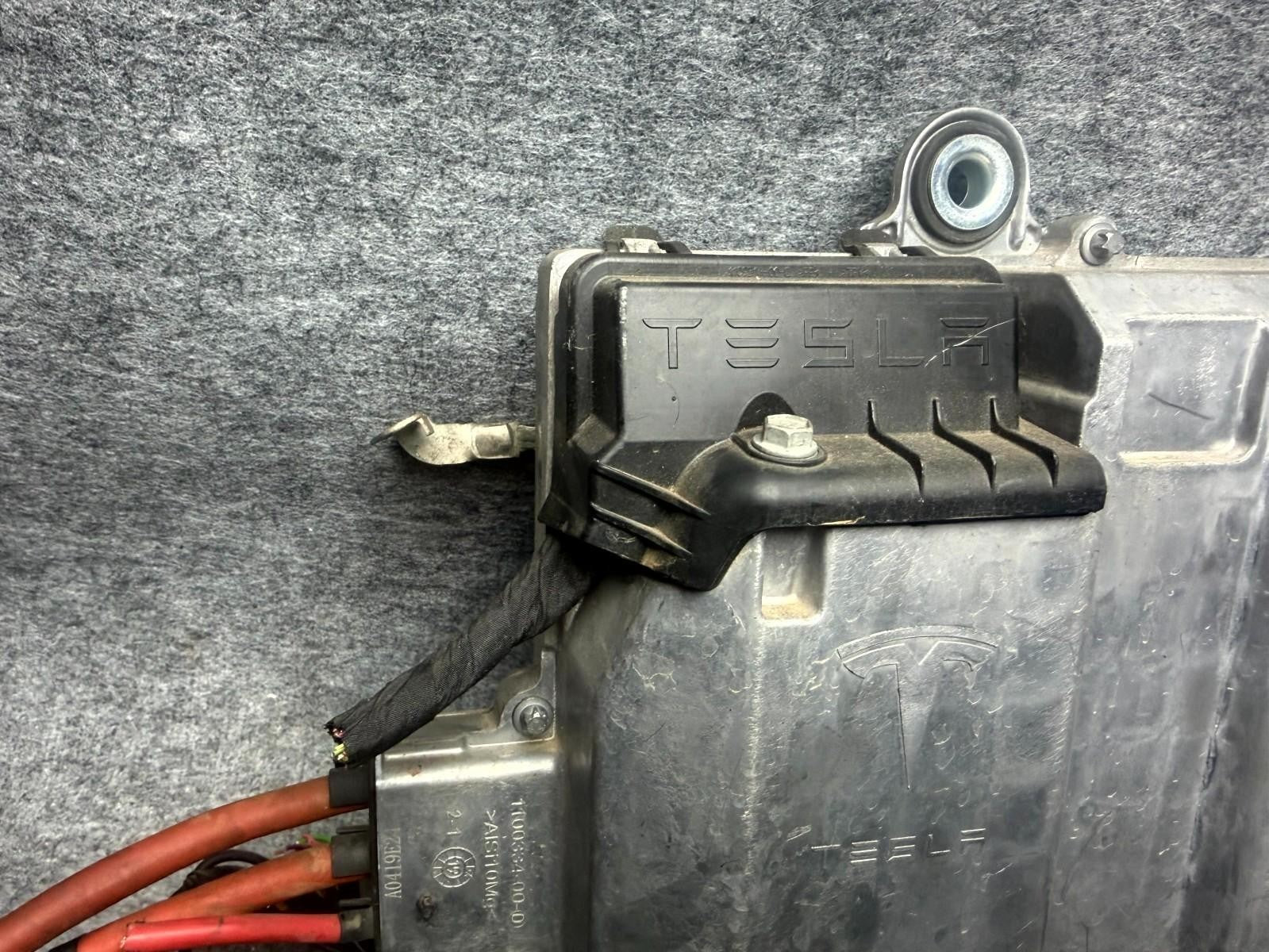 ♦️17-23 TESLA MODEL 3 FRONT SUSPENSION COMFORT CONTROL MODULE OEM, 1112485-00-A
