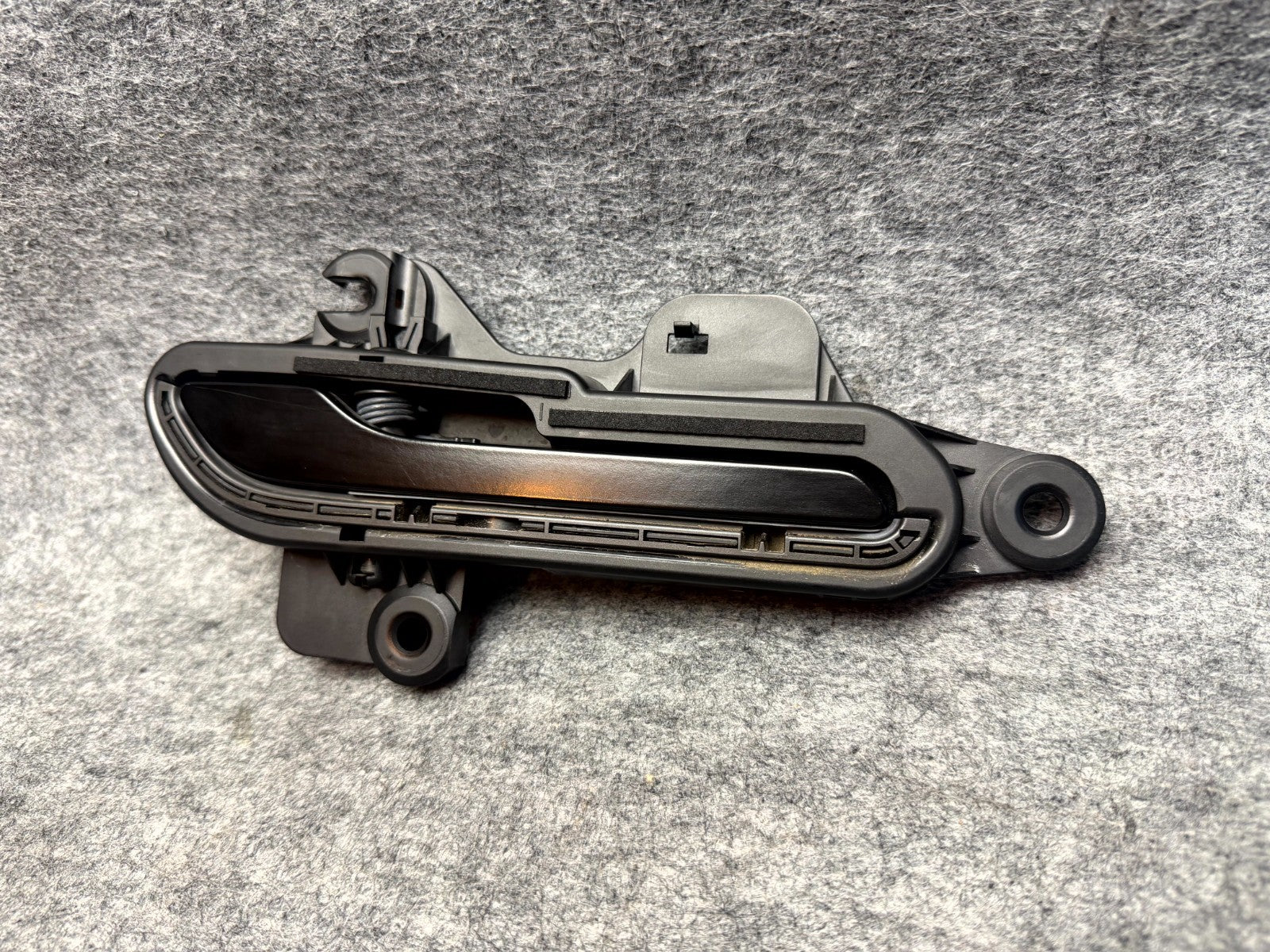 ♦️17-23 TESLA MODEL 3 RIGHT SIDE EXTERIOR DOOR PANEL HANDLE OEM, 1528115-10-D