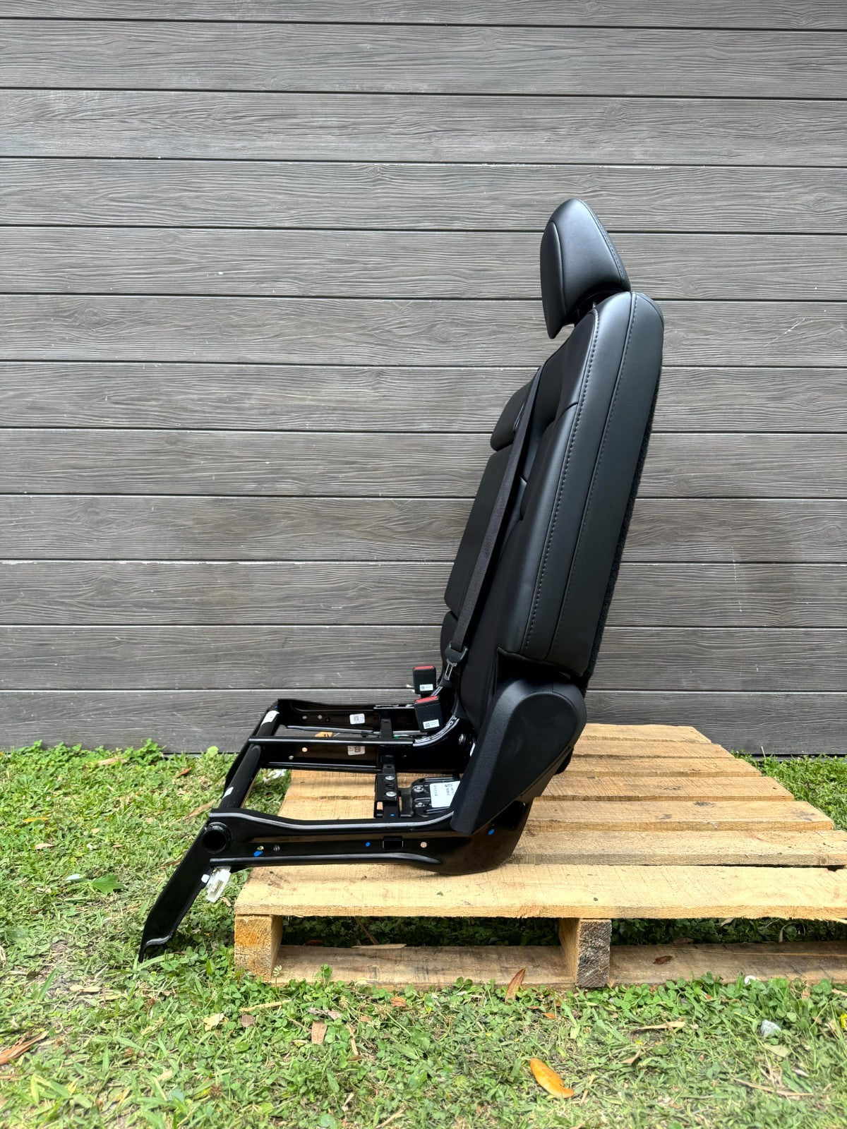 2020-2024 TESLA MODEL Y REAR LEFT UPPER SEAT CUSHION W/ FRAME OEM, 1494881-00-B