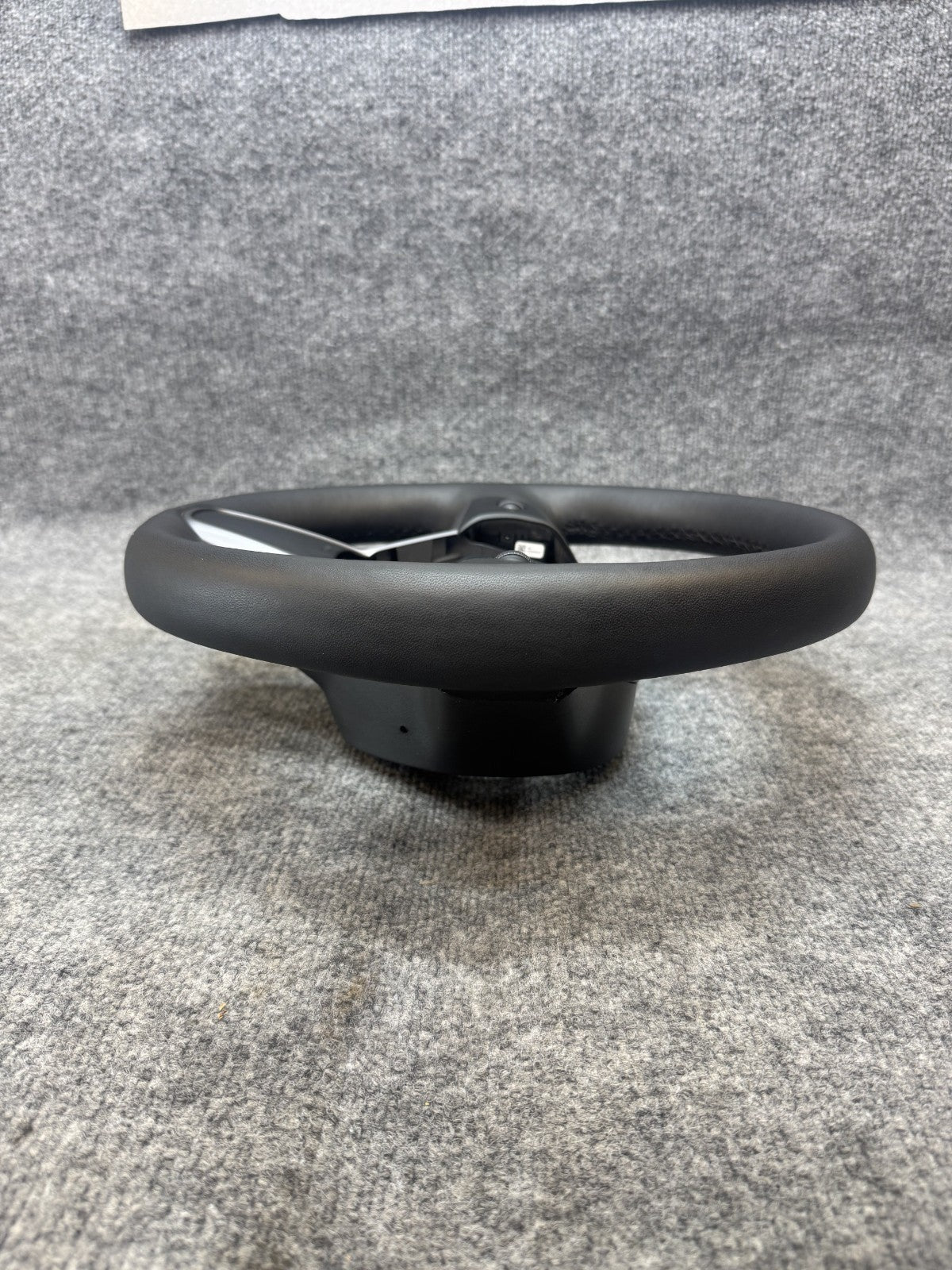 20-24 TESLA MODEL Y LEATHER STEERING WHEEL W/ CONTROL SWITCHES OEM, 1095222-00-N