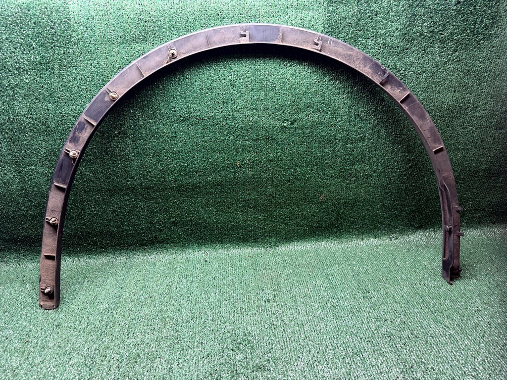 ♦️2020 - 2024 TESLA MODEL Y FRONT LEFT SIDE WHEEL FLARE GARNISH OEM 1494161-00-B