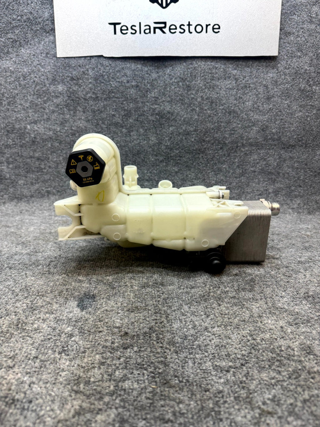 2017 – 2023 TESLA MODEL 3 COOLANT EXPANSION RESERVOIR TANK OEM, 1097016-00-D