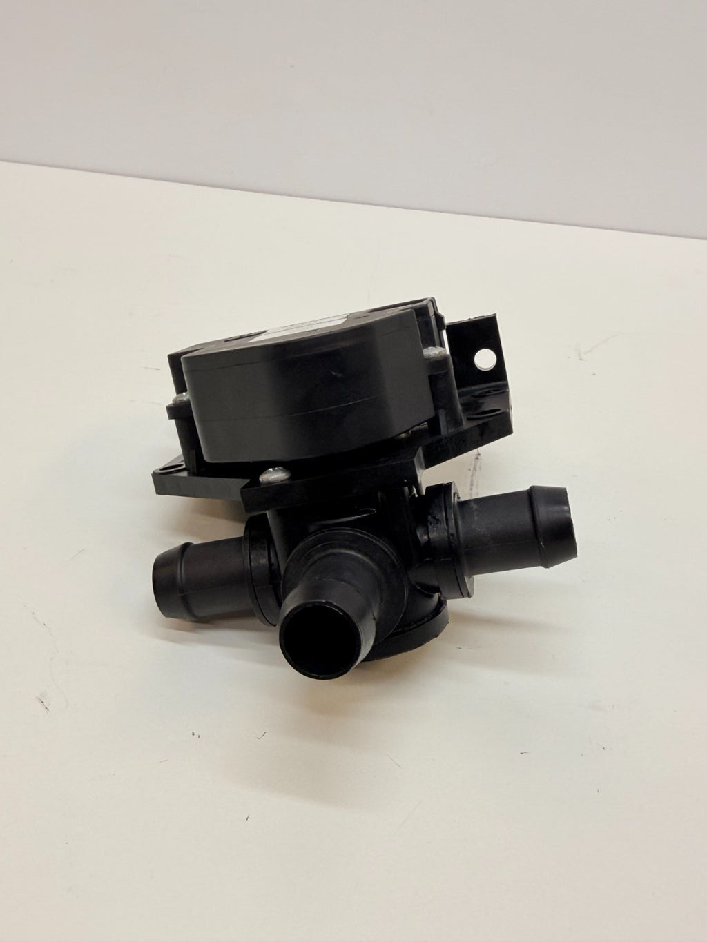 2012-2020 Tesla Model S Coolant Pump Cooling Valve Actuator 4-Way 6007370-50-E
