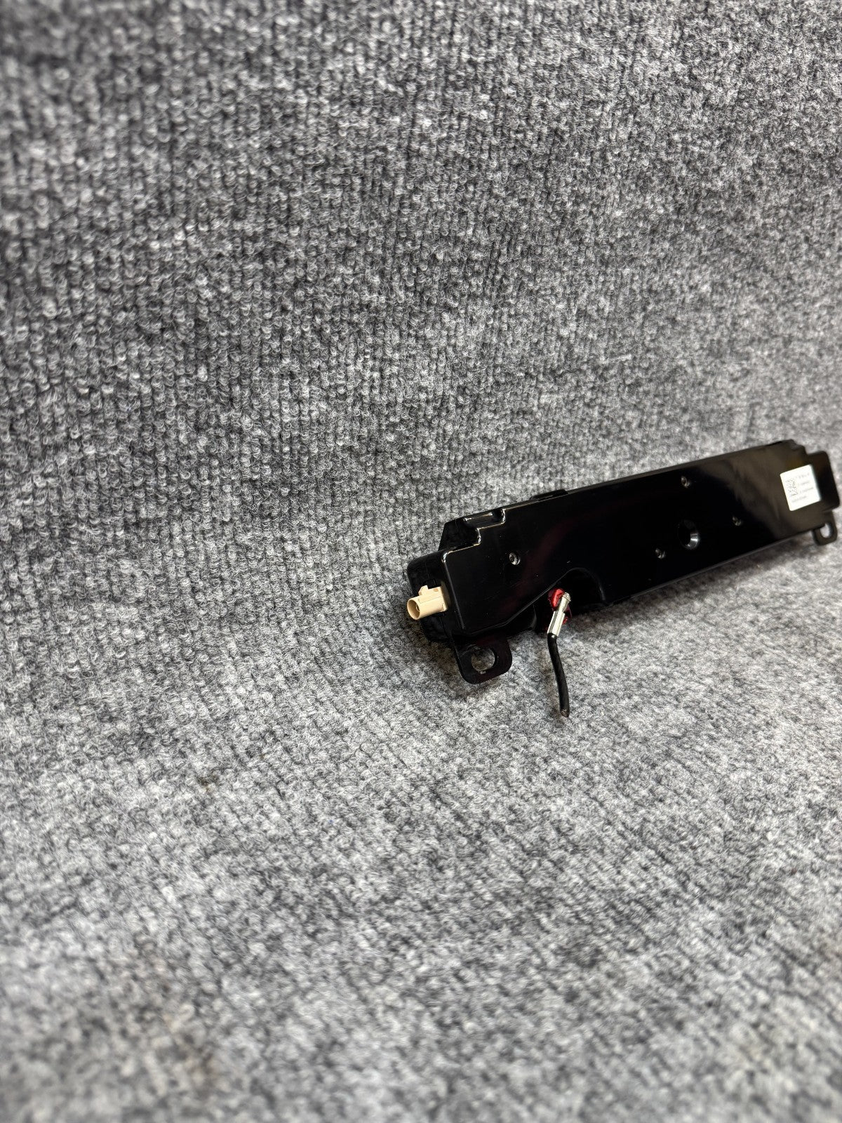 2020 - 2024 TESLA MODEL Y WIFI BLUETOOTH ANTENNA MODULE UNIT OEM, 1585601-00-E