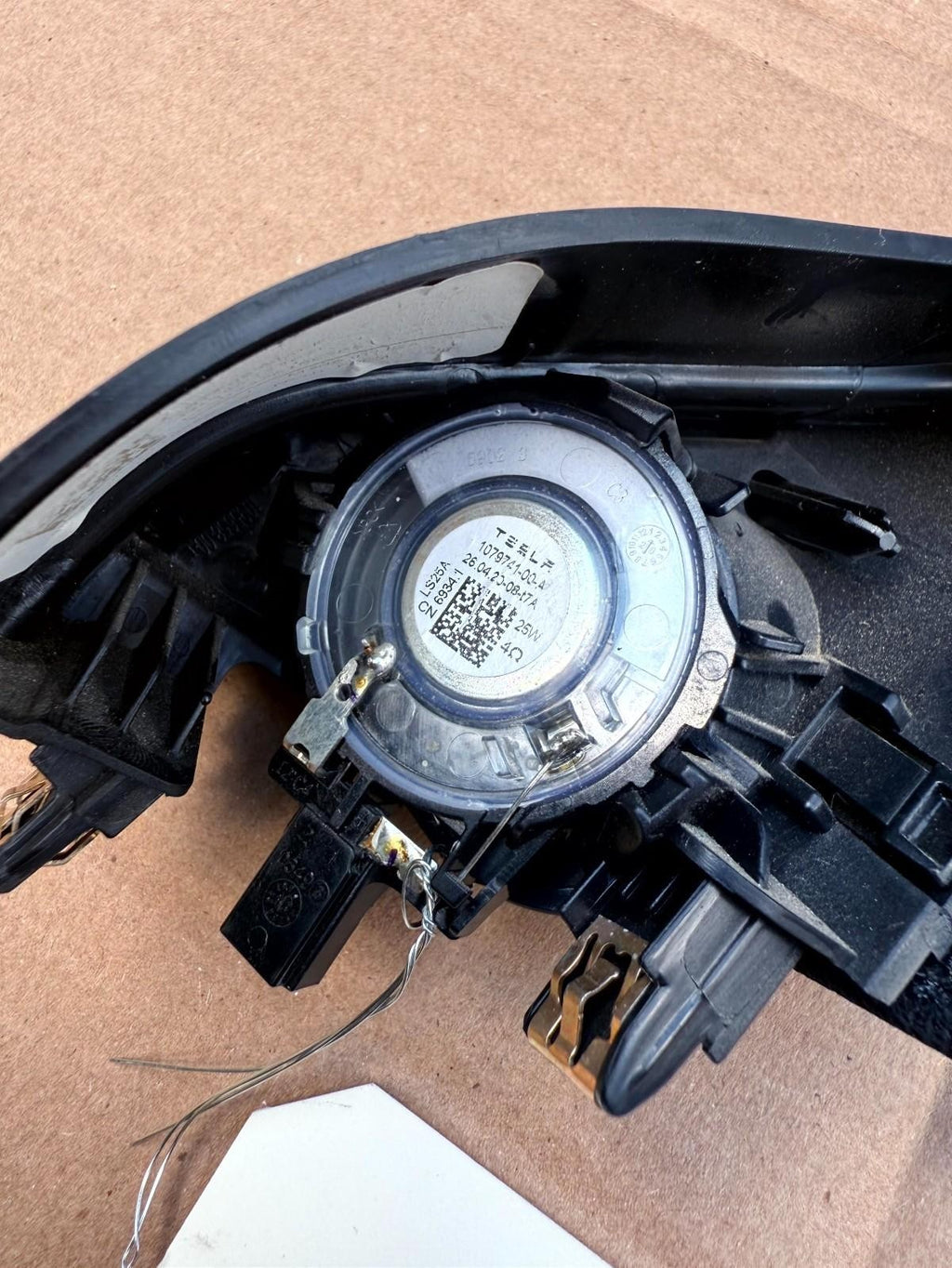 17-23 Tesla Model 3 Front Left Door Window Corner Tweeter Cover OEM,109565700F