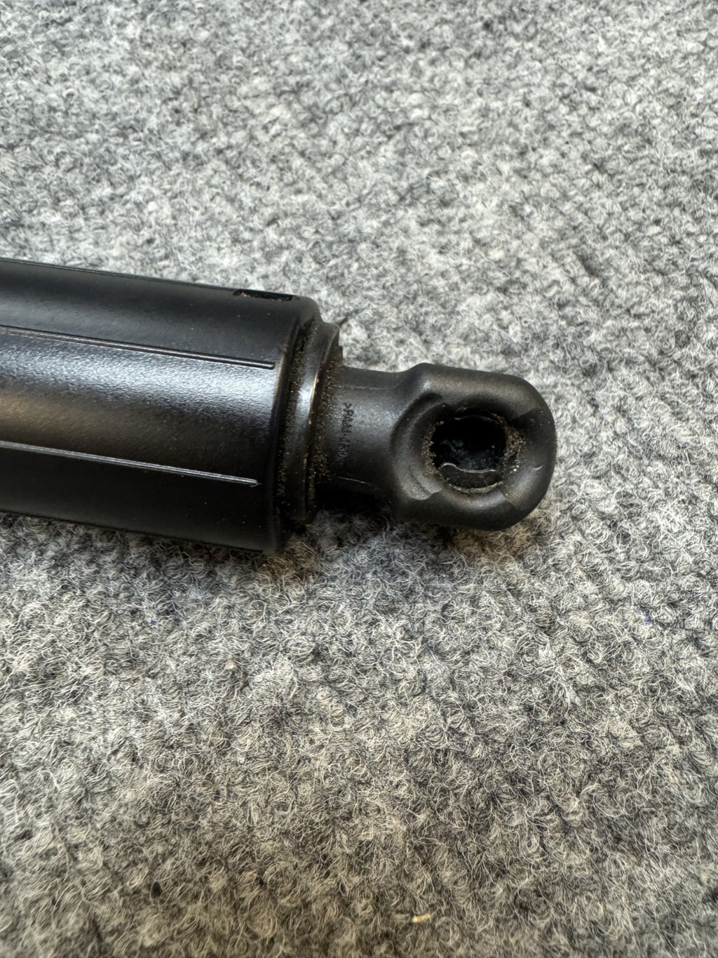 2020 - 2024 TESLA MODEL Y LEFT LIFGATE TRUNK STRUT SHOCK SUPPORT OEM, 150060120B