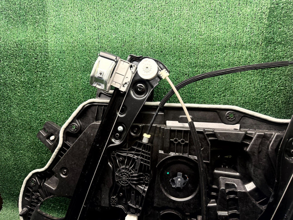 ♦️20–24 TESLA MODEL Y FRONT LEFT SIDE WINDOW REGULATOR W/ MOTOR OEM 1495510-00-G