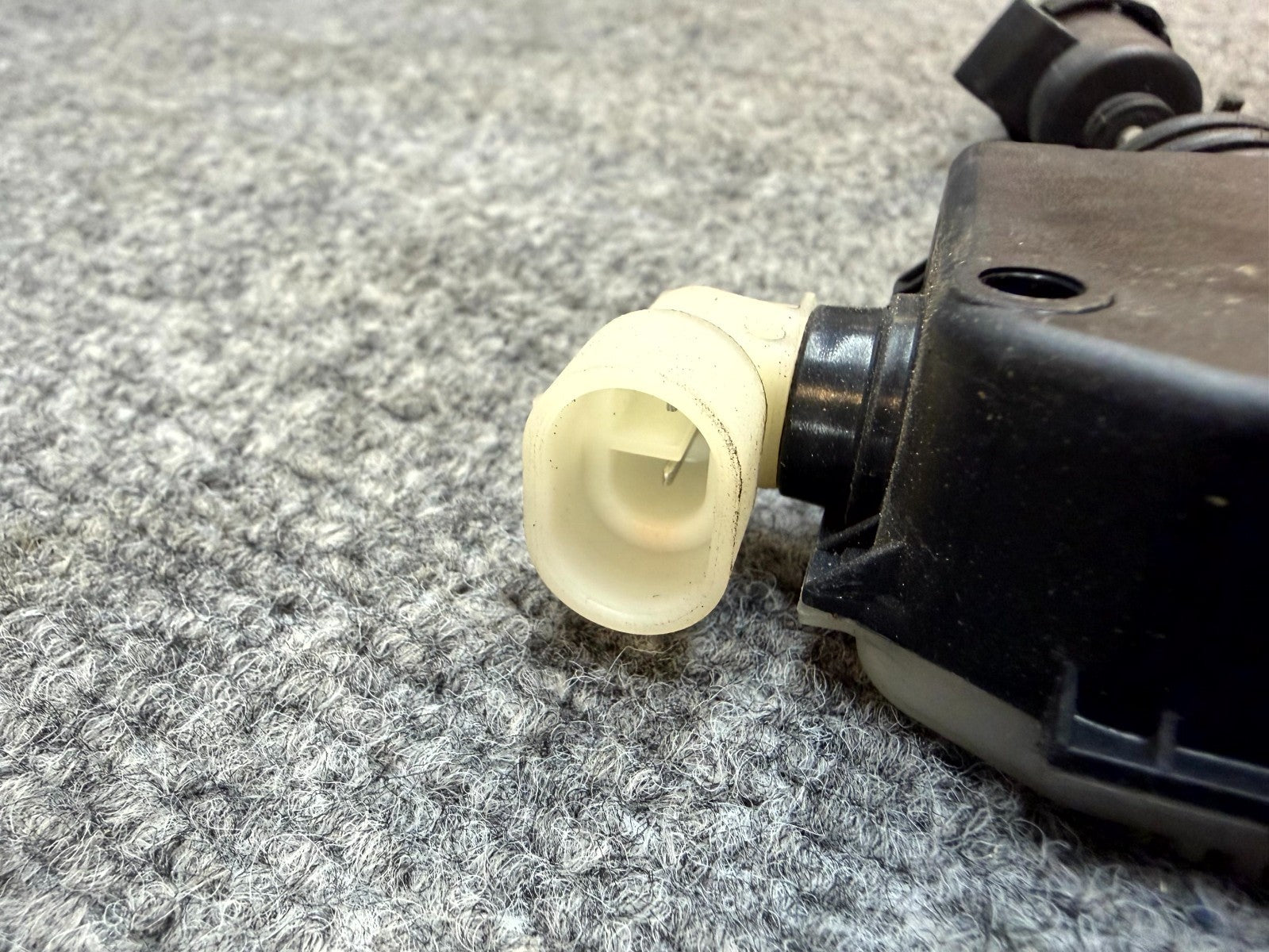 2017–2023 TESLA MODEL 3 HOOD BONNET LATCH LOCK ACTUATOR OEM
