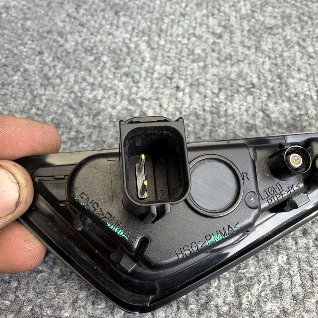 21-23 Model 3 Front Right Fender Camera Turn Signal Side Marker 1495865-20-D