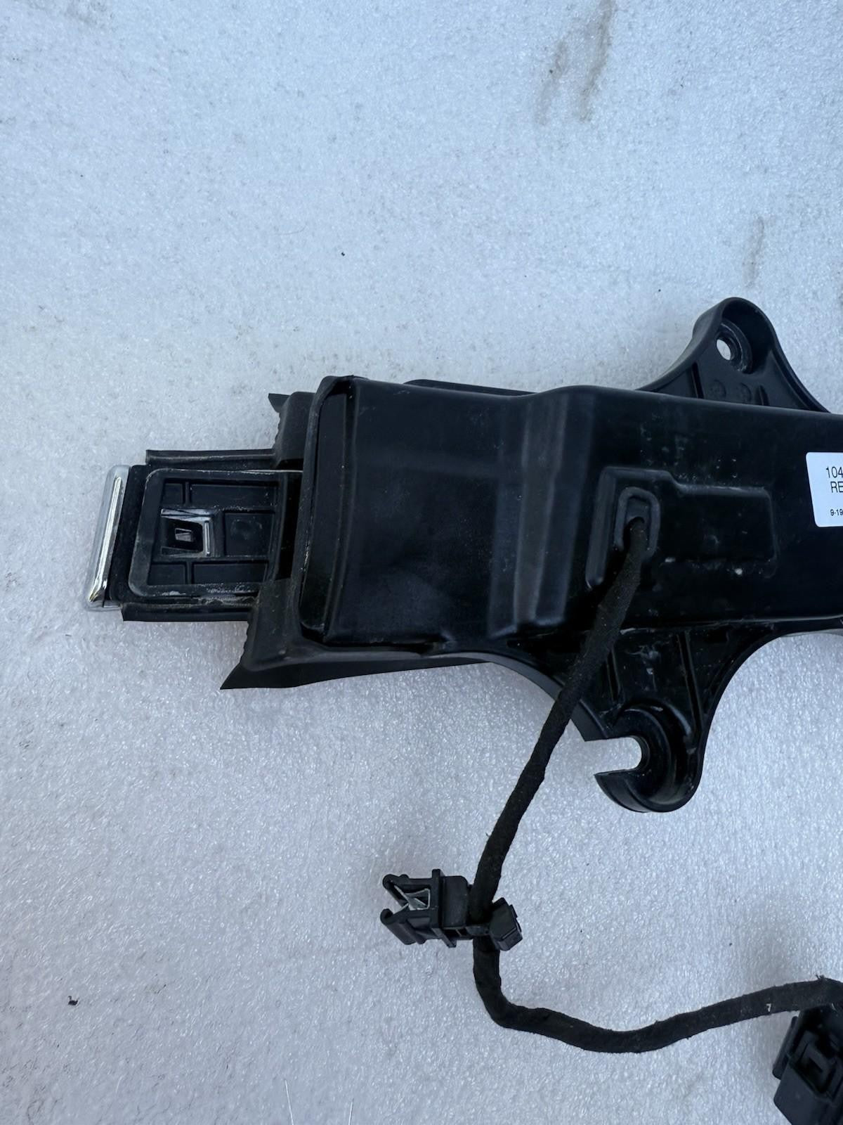 ♦️16-20 TESLA MODEL X FRONT RIGHT PASSENGER SIDE DOOR HANDLE OEM, 1035418-00-E