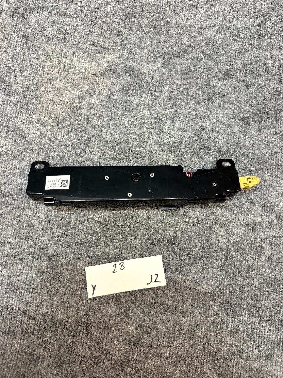 2020-2025 TESLA MODEL Y WIFI BLUETOOTH ANTENNA CONTROL MODULE OEM, 1585601-00-E