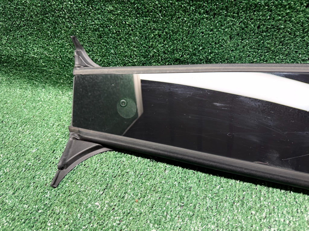 ♦️20 - 24 TESLA MODEL Y UPPER LEFT SIDE B PILLAR MOLDING TRIM OEM, 1516255-00-D