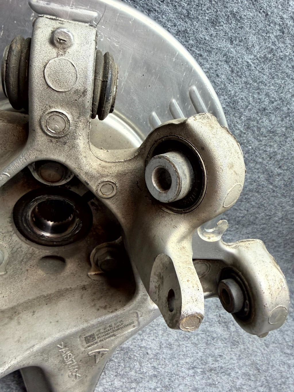 ♦️17–23 TESLA MODEL 3 REAR LEFT OR RIGHT WHEEL BEARING AND HUB OEM, 1044123-00-A