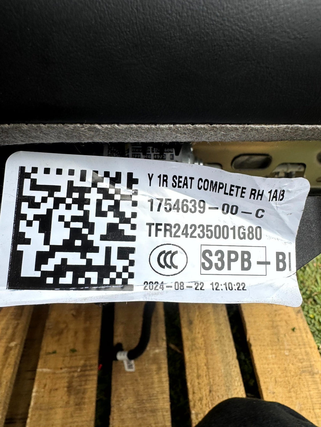 2020 - 2024 TESLA MODEL Y FRONT RIGHT SIDE 1ST ROW FULL SEAT OEM, 1104007-00-D