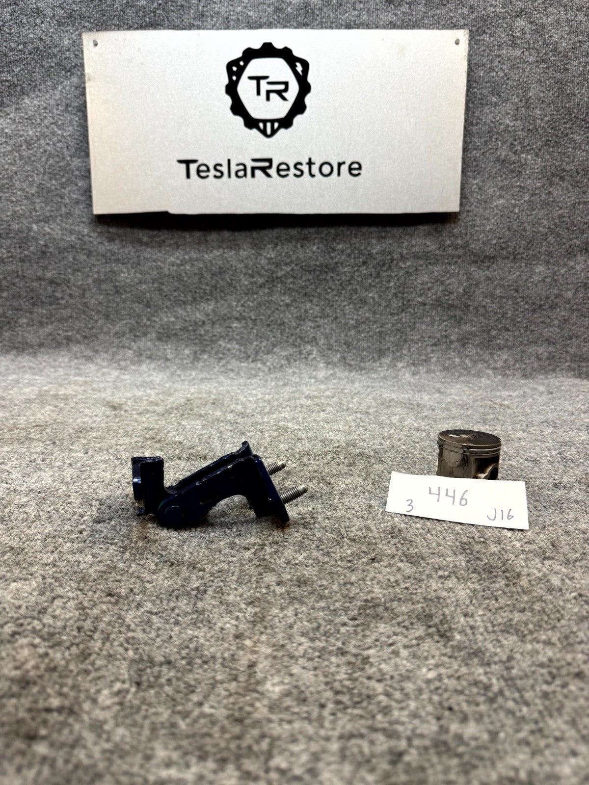 2017 - 2023 TESLA MODEL 3 REAR RIGHT SIDE UPPER DOOR HINGE OEM, 1091332-00-G
