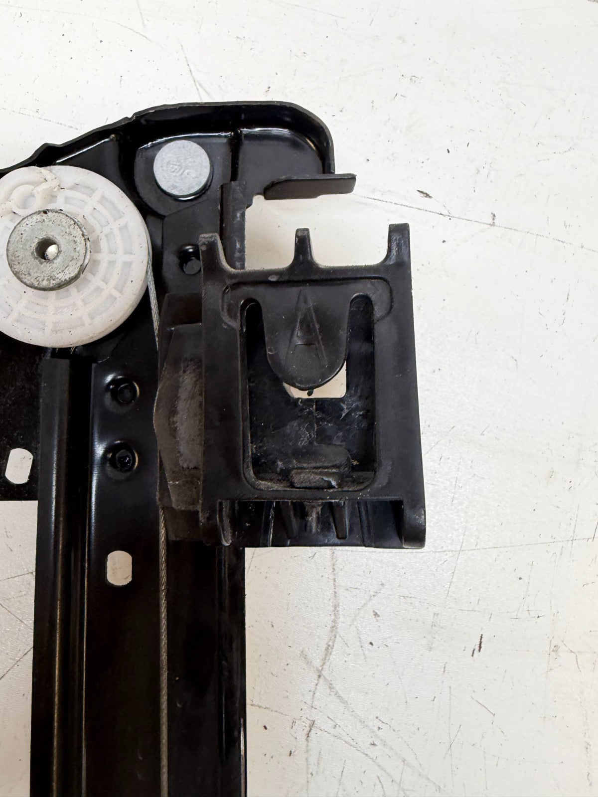 12-20 Tesla Model S Front Right Door Window Regulator & Motor 6006651-00-G