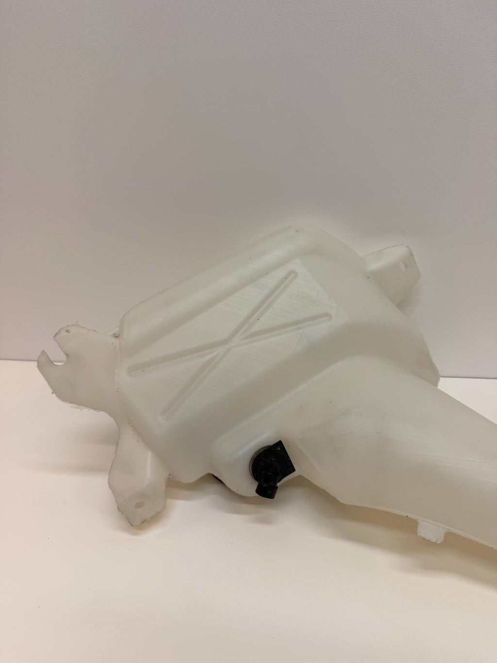 2012-2020 TESLA MODEL S WIPER WASHER RESERVOIR TANK BOTTLE 1005400-00-D