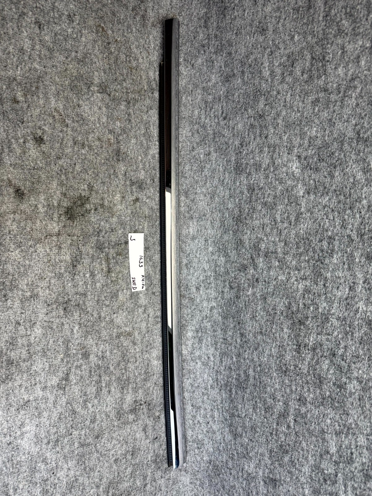 ♦️12-20 TESLA MODEL S FRONT RIGHT SIDE DOOR WINDOW MOLDING TRIM OEM 1038394-00-A
