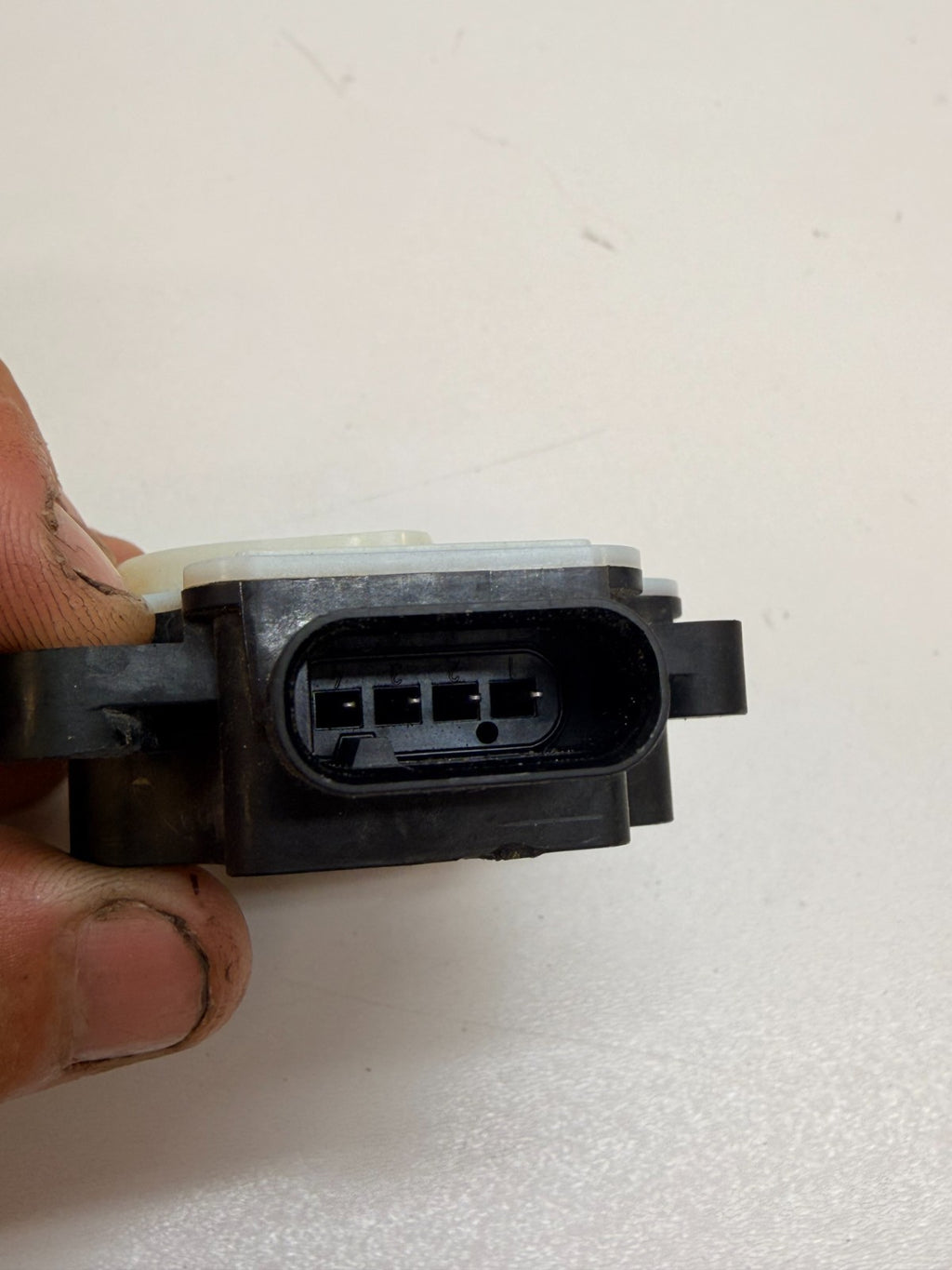 2012-16 Tesla Model S Front Bumper Grille Vent Shutter Motor Actuator 110485402