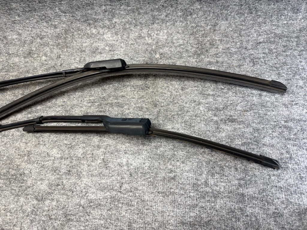 ♦️2017–2023 TESLA MODEL 3 FRONT RIGHT & LEFT WINDSHEILD WIPER OEM, 6004FV4057