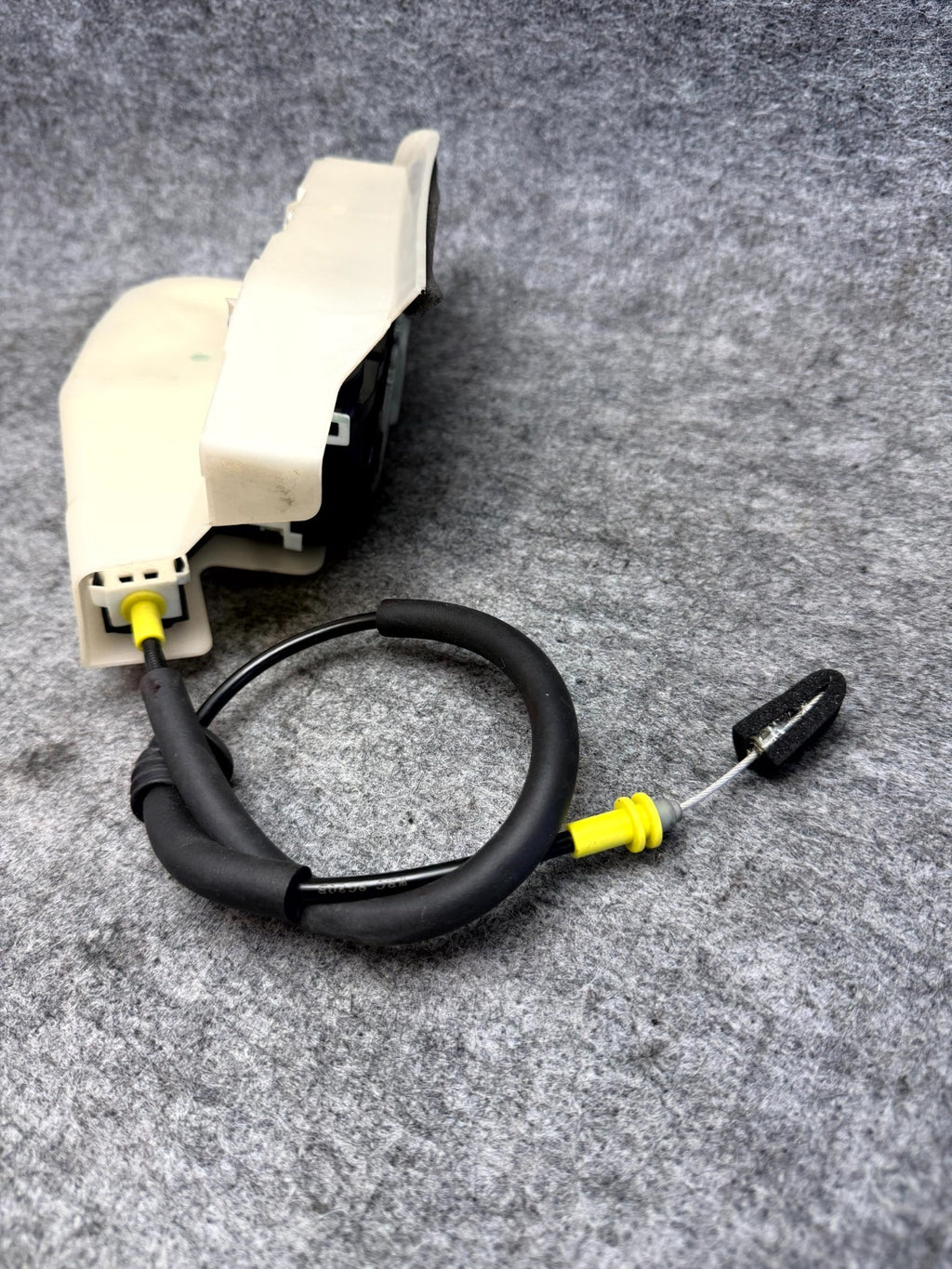 ♦️17–23 TESLA MODEL 3 REAR LEFT SIDE DOOR LOCK LATCH ACTUATOR OEM, 1068970-00-F