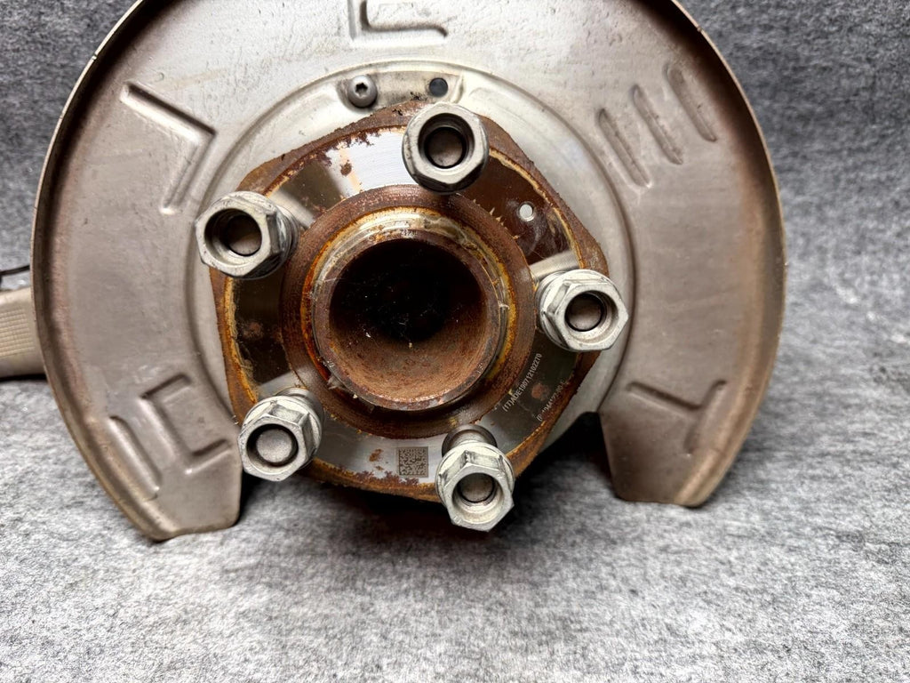 ♦️2017 - 2023 TESLA MODEL 3 FRONT RIGHT SPINDLE KNUCKLE W/ HUB OEM, 1044316-00-E