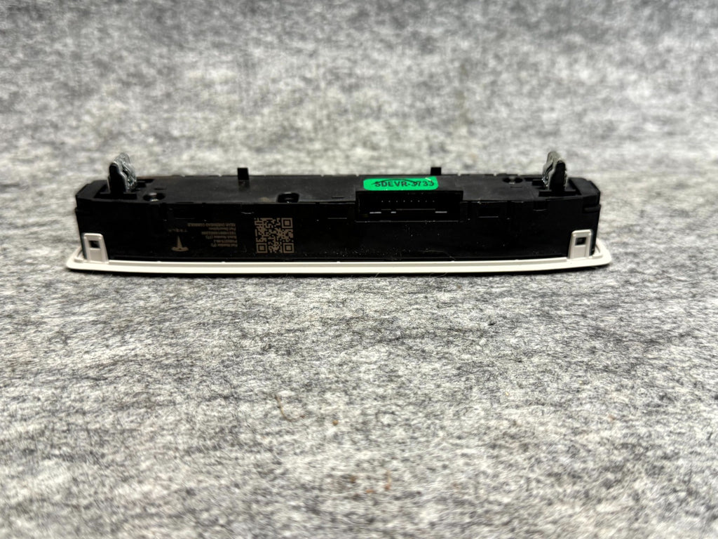 ♦️2017 – 2023 TESLA MODEL 3 REAR OVERHEAD ROOF DOME LIGHT OEM, P1092575-00-J
