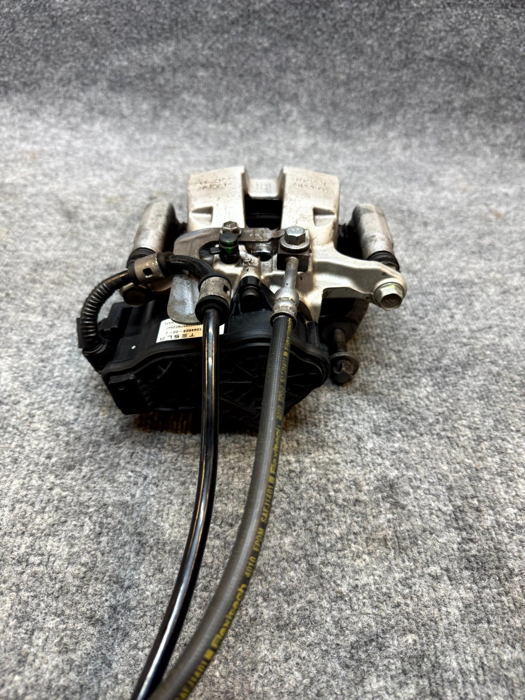 2017 - 2023 TESLA MODEL 3 REAR RIGHT SIDE BRAKE CALLIPER W/HOSE OEM 1044624-00-J