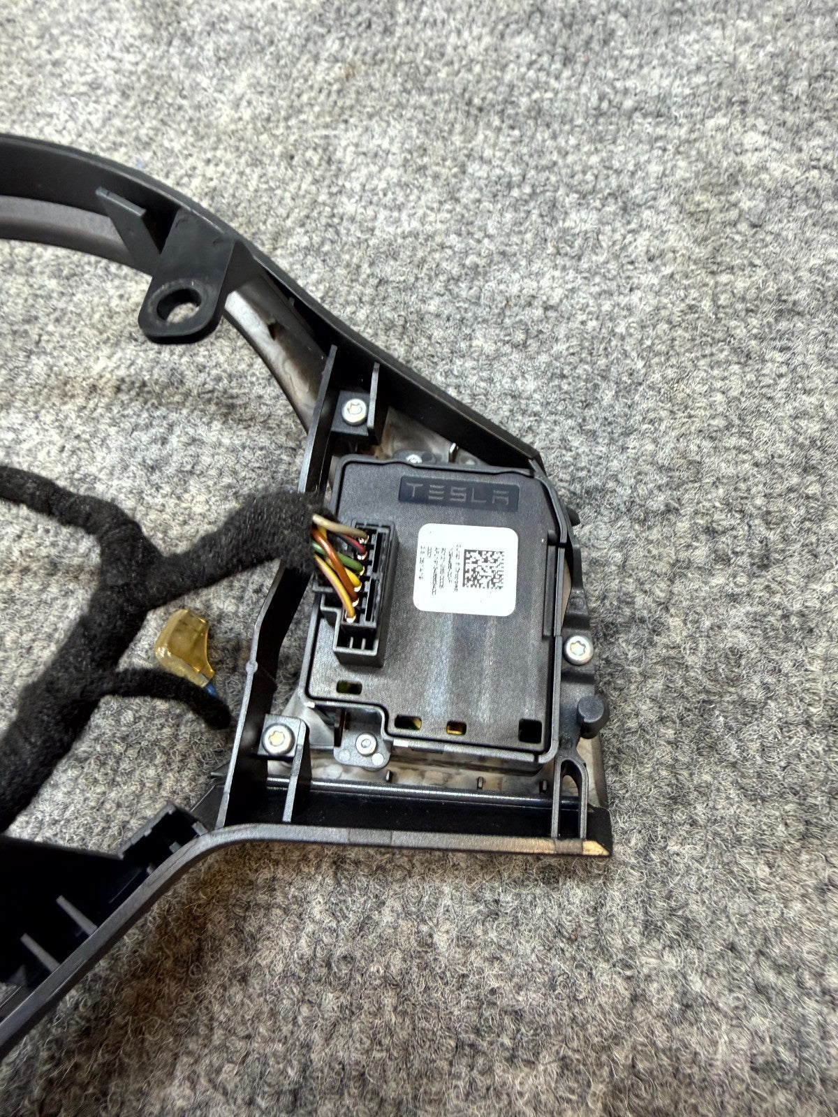 17-24 TESLA MODEL 3 Y STEERING WHEEL BEZEL TRIM W/ CONTROL SWITCH OEM 110155600C