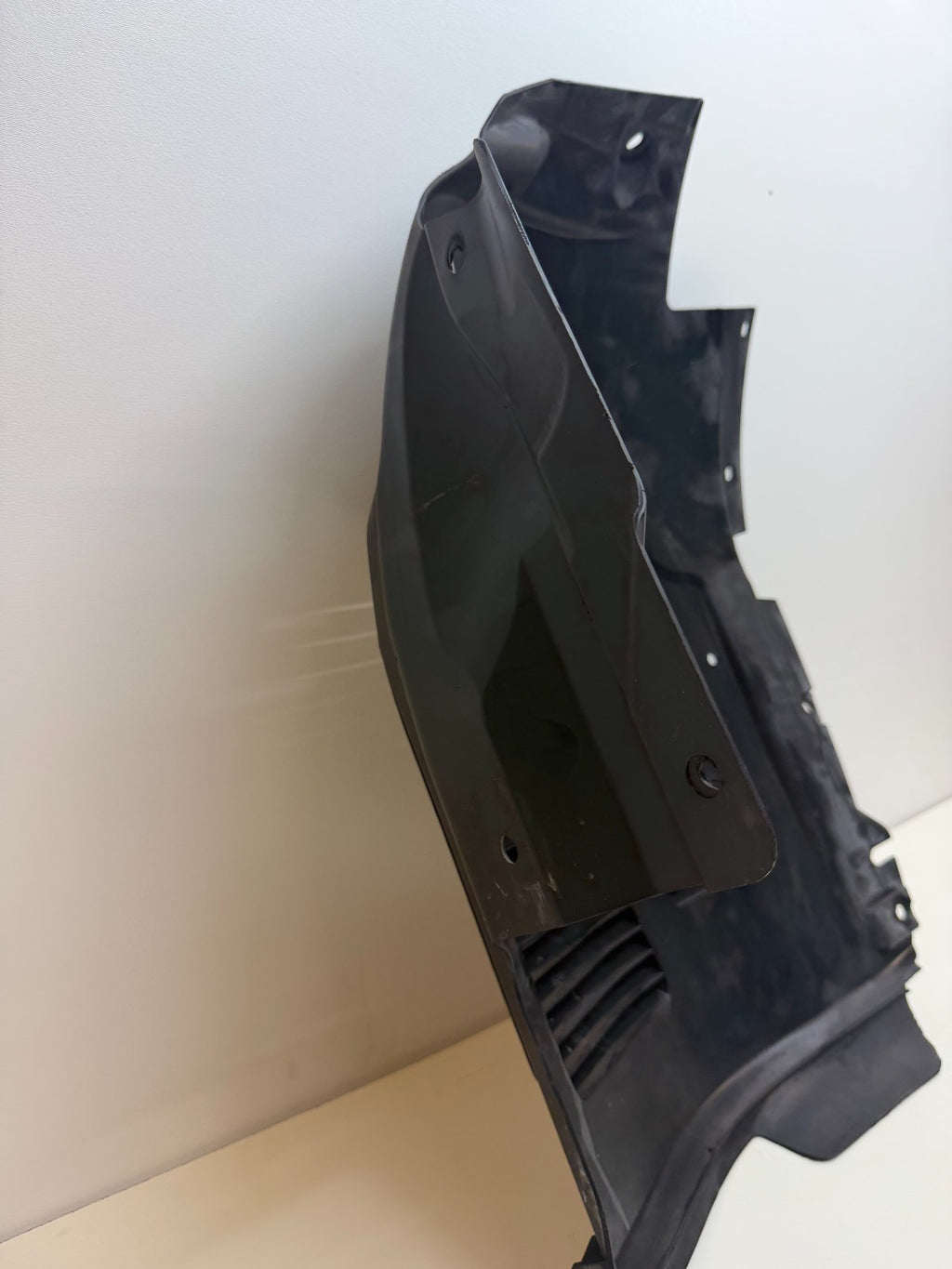 12-16 Tesla Model S Front Right Passenger Fender Liner Wheel Guard 1016286-00-D