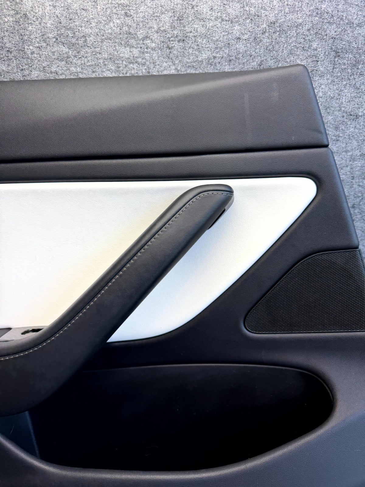 ♦️2017 - 2023 TESLA MODEL 3 REAR LEFT SIDE DOOR PANEL TRIM OEM, 1090413-01-M