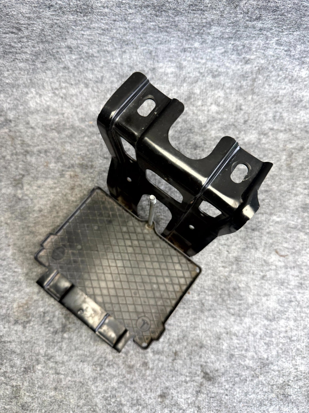 ♦️2012 - 2020 TESLA MODEL S BATTERY TRAY HOLDER BRACKET SUPPORT OEM 1028668-00-C