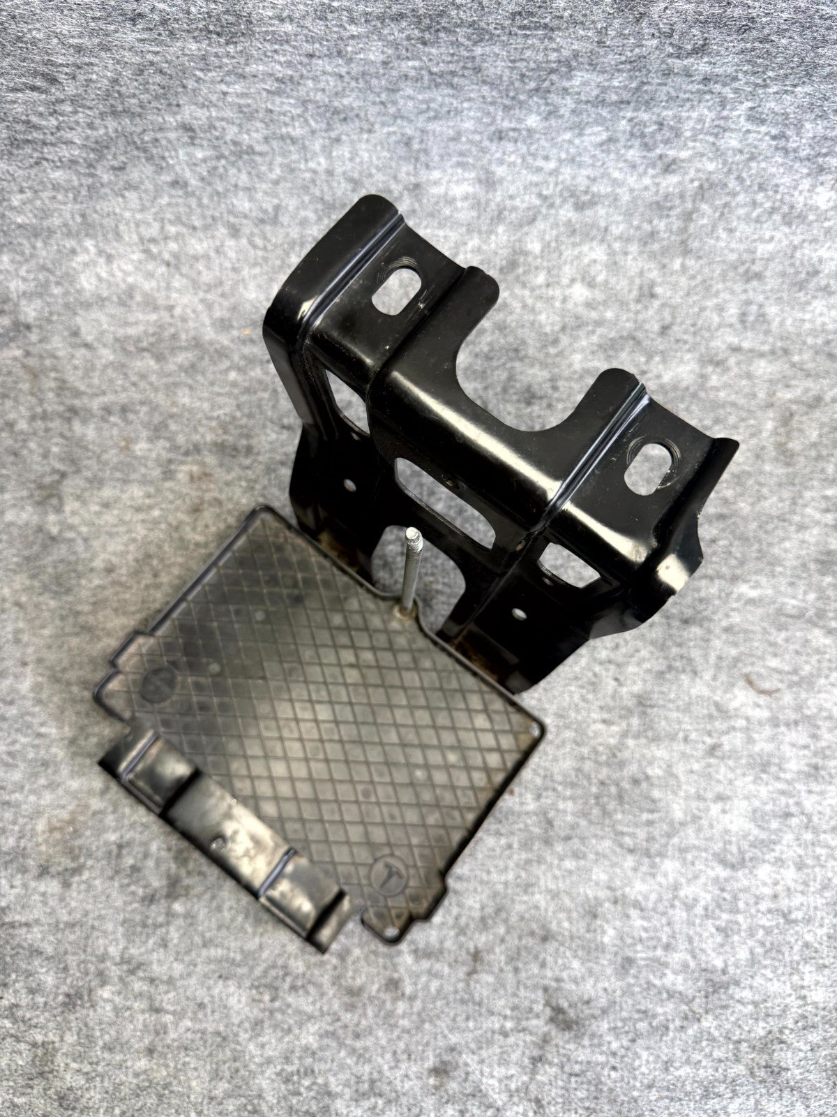 ♦️2012 - 2020 TESLA MODEL S BATTERY TRAY HOLDER BRACKET SUPPORT OEM 1028668-00-C