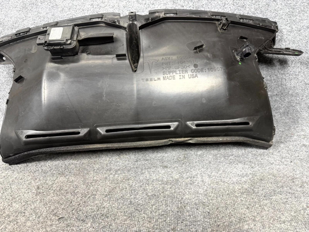 2016-2020 Tesla Model X Front Air Intake Grille Nose Duct Seal OEM, 1043816-00-C